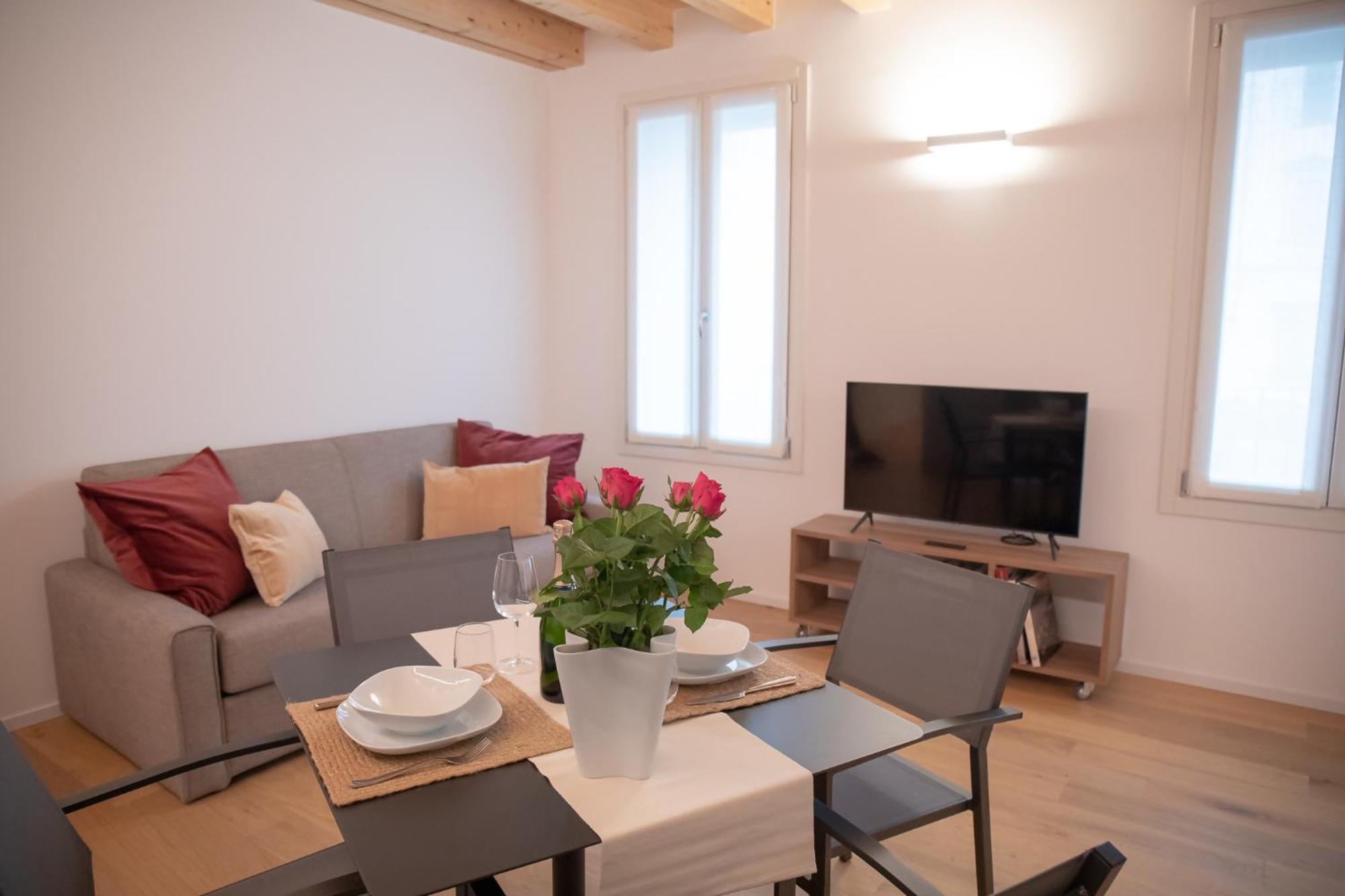 Romantic White Apartment - 5 Minutes From The Lake Como Luaran gambar