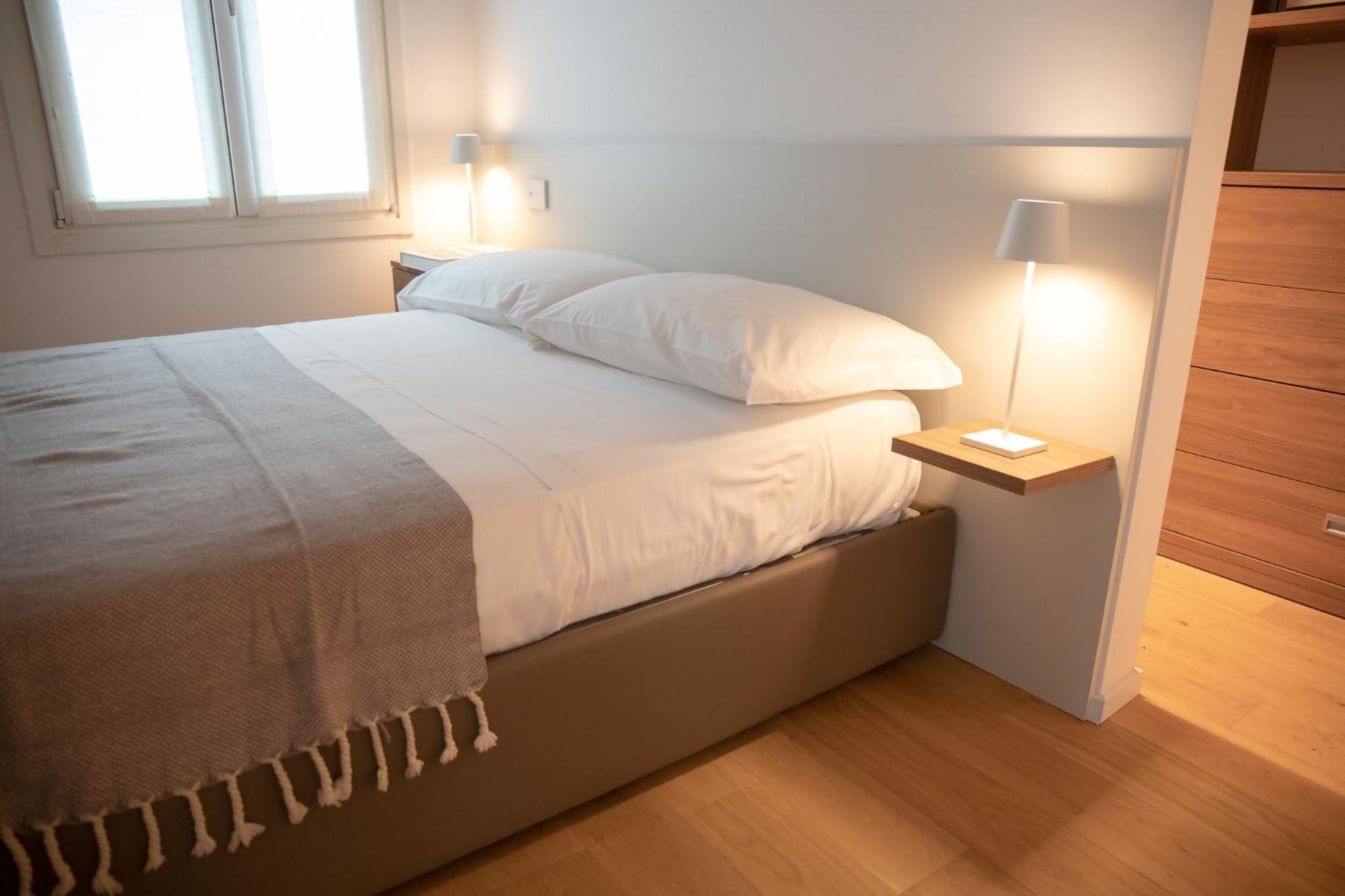 Romantic White Apartment - 5 Minutes From The Lake Como Luaran gambar